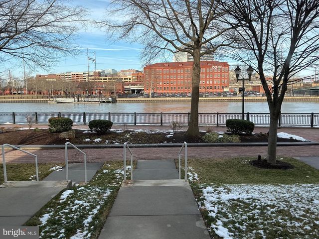 183 CHRISTINA LANDING DR, Wilmington, DE 19801