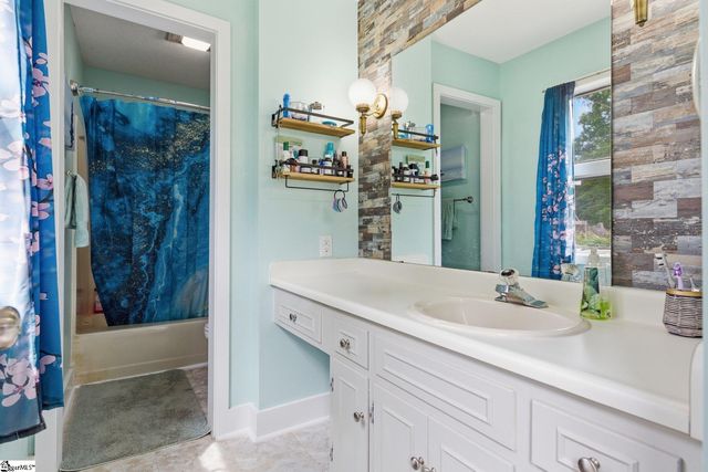 144 Spring Road, Laurens, SC 29360