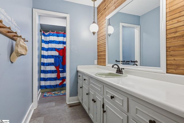 144 Spring Road, Laurens, SC 29360
