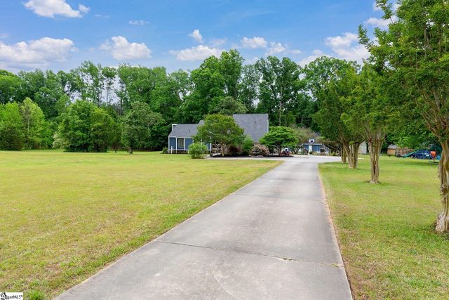 144 Spring Road, Laurens, SC 29360