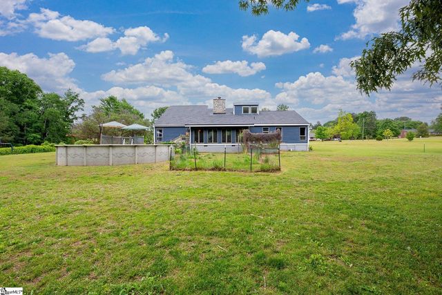 144 Spring Road, Laurens, SC 29360