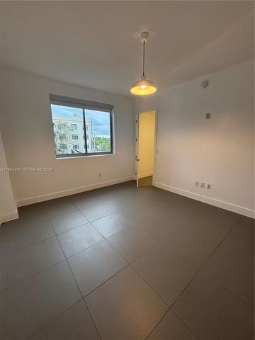 250 NW 24th St 3C, Miami, FL 33127