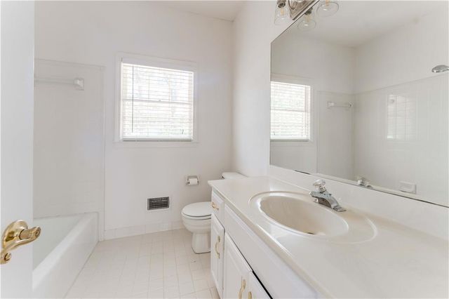 2001 Lakewood Circle, Grayson, GA 30017