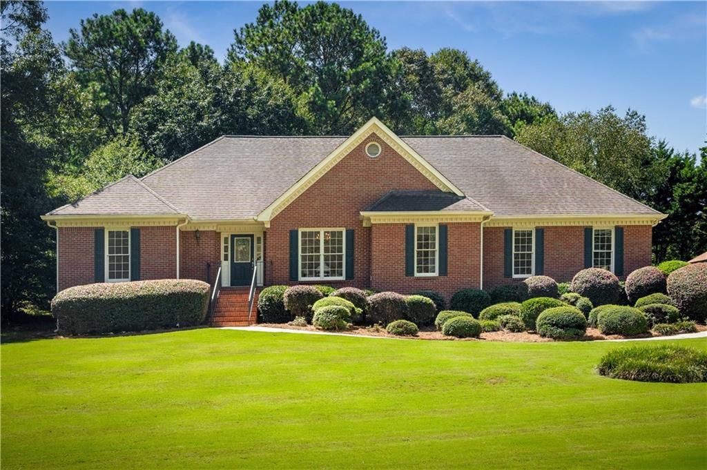 2001 Lakewood Circle, Grayson, GA 30017