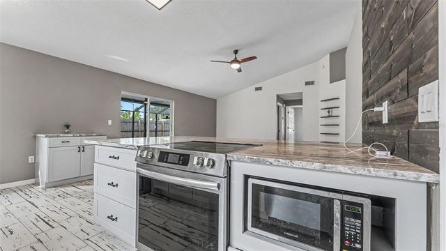 3312 QUEENS COVE LOOP, Winter Haven, FL 33880