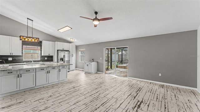 3312 QUEENS COVE LOOP, Winter Haven, FL 33880