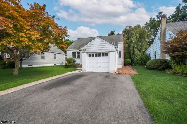 30 Pequannock Ave, Pompton Lakes Boro, NJ 07442