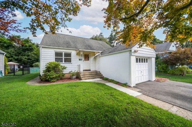 30 Pequannock Ave, Pompton Lakes Boro, NJ 07442