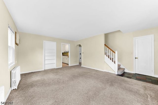 30 Pequannock Ave, Pompton Lakes Boro, NJ 07442