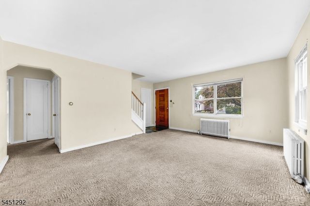 30 Pequannock Ave, Pompton Lakes Boro, NJ 07442