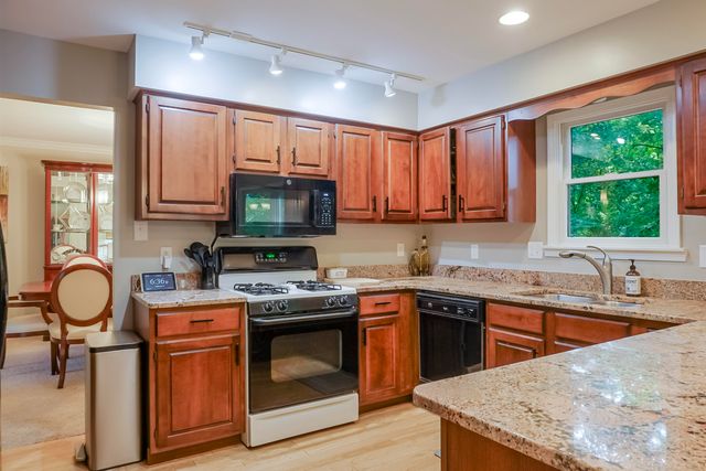 141 Guilford Road, Valparaiso, IN 46385