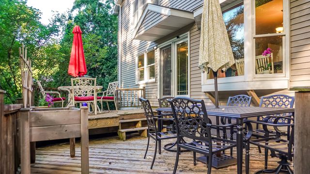 141 Guilford Road, Valparaiso, IN 46385