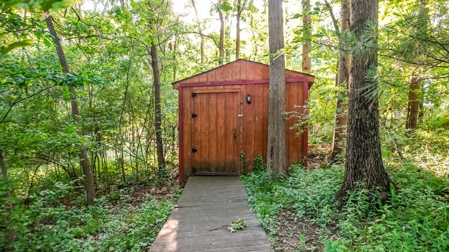 141 Guilford Road, Valparaiso, IN 46385