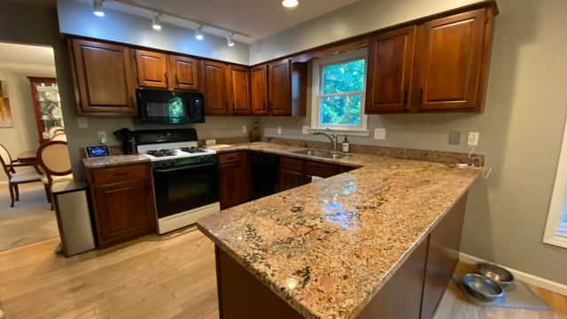 141 Guilford Road, Valparaiso, IN 46385