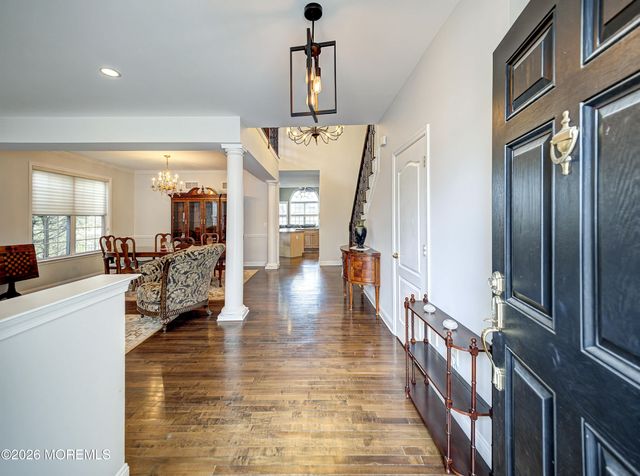 5 W Parsonage Way, Manalapan, NJ 07726