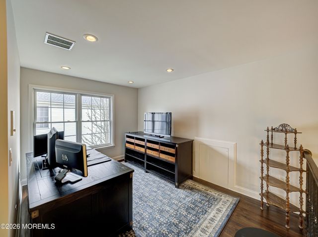 5 W Parsonage Way, Manalapan, NJ 07726