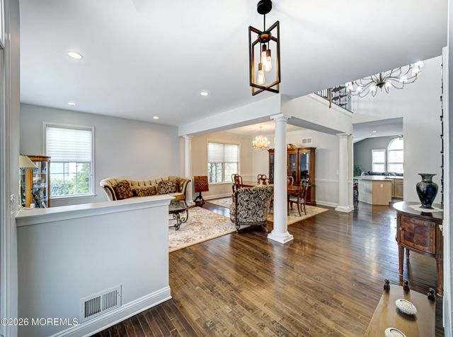 5 W Parsonage Way, Manalapan, NJ 07726