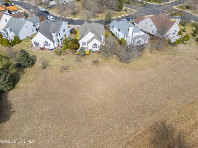 5 W Parsonage Way, Manalapan, NJ 07726