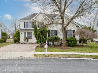 5 W Parsonage Way, Manalapan, NJ 07726