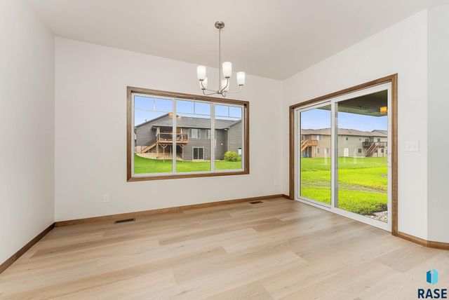 8709 W Rathburn St Street, Sioux Falls, SD 57106