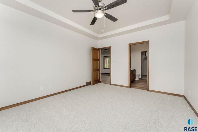 8709 W Rathburn St Street, Sioux Falls, SD 57106