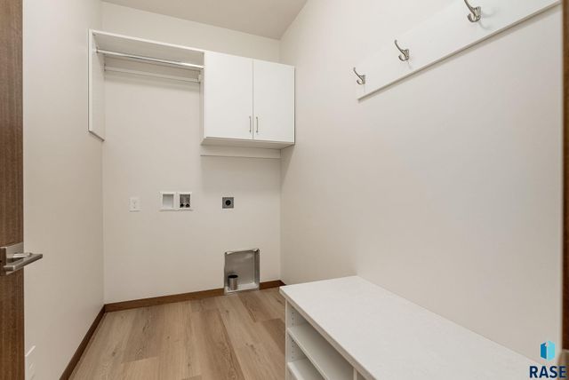 8709 W Rathburn St Street, Sioux Falls, SD 57106