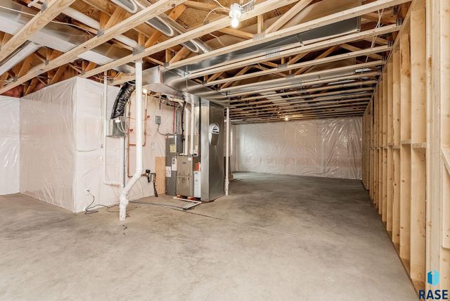 8709 W Rathburn St Street, Sioux Falls, SD 57106