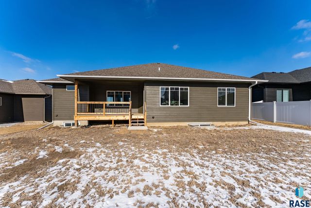 8709 W Rathburn St Street, Sioux Falls, SD 57106