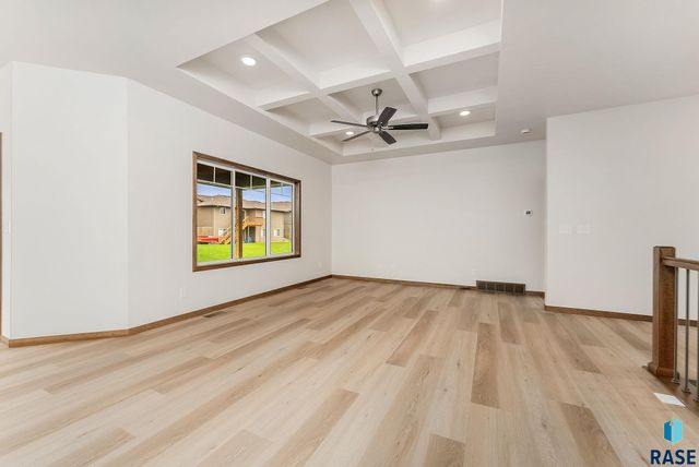 8709 W Rathburn St Street, Sioux Falls, SD 57106