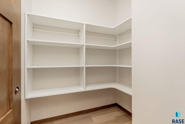 8709 W Rathburn St Street, Sioux Falls, SD 57106