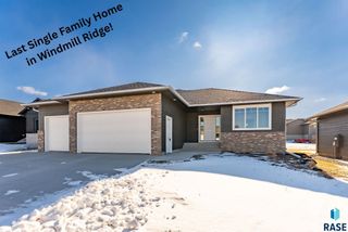 8709 W Rathburn St Street, Sioux Falls, SD 57106