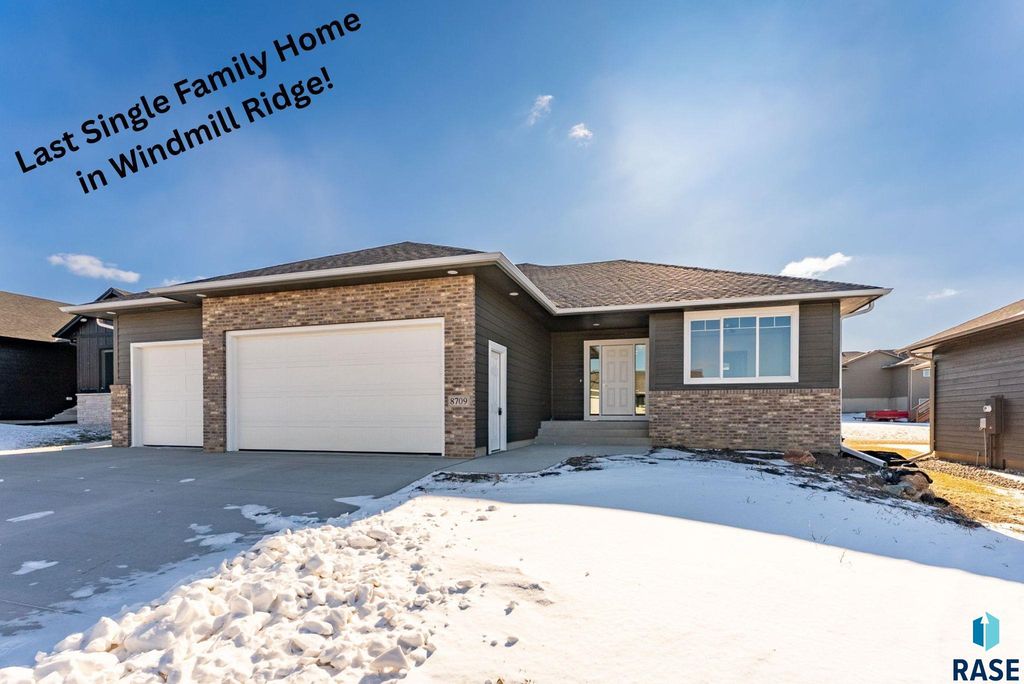 8709 W Rathburn St Street, Sioux Falls, SD 57106