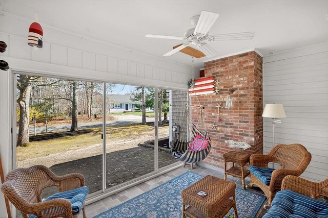 12 Inkberry Ln, Harwich, MA 02645