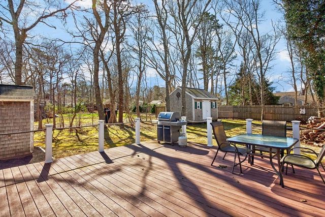 12 Inkberry Ln, Harwich, MA 02645