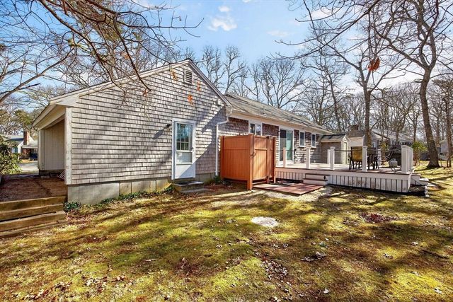 12 Inkberry Ln, Harwich, MA 02645