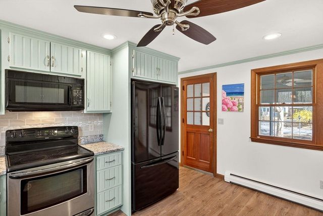 12 Inkberry Ln, Harwich, MA 02645