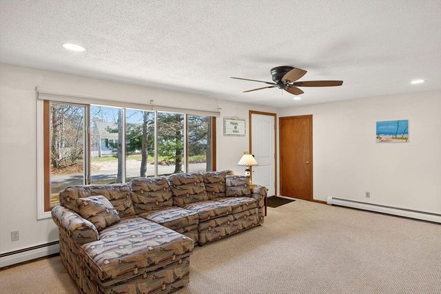 12 Inkberry Ln, Harwich, MA 02645