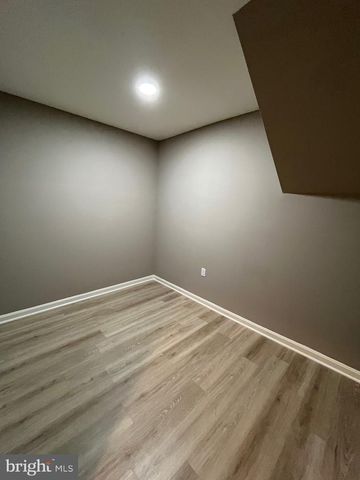 42253 DEAN CHAPEL SQ, Chantilly, VA 20152