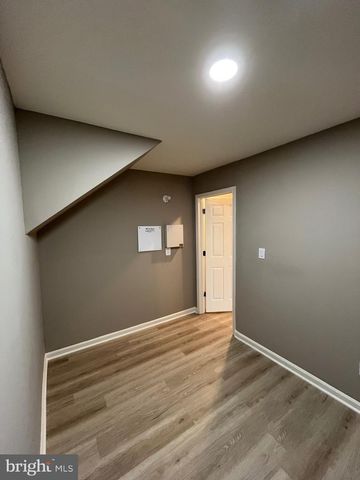 42253 DEAN CHAPEL SQ, Chantilly, VA 20152