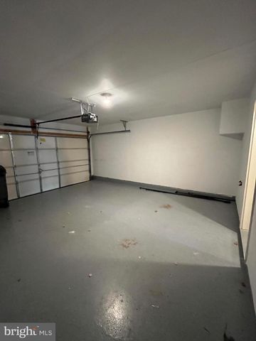 42253 DEAN CHAPEL SQ, Chantilly, VA 20152