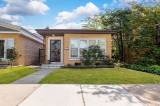 5921 S Sawyer Avenue, Chicago, IL 60629
