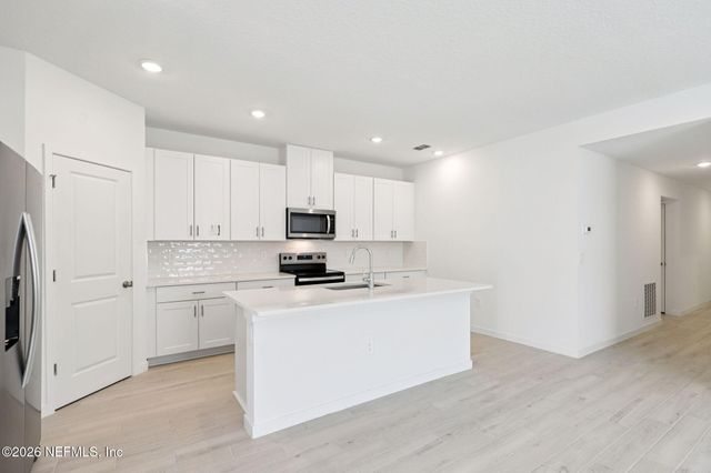 68 WANDERING CREEK Way, Palm Coast, FL 32164