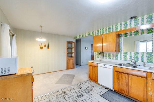 1533 Bradford Drive, Macedonia, OH 44056