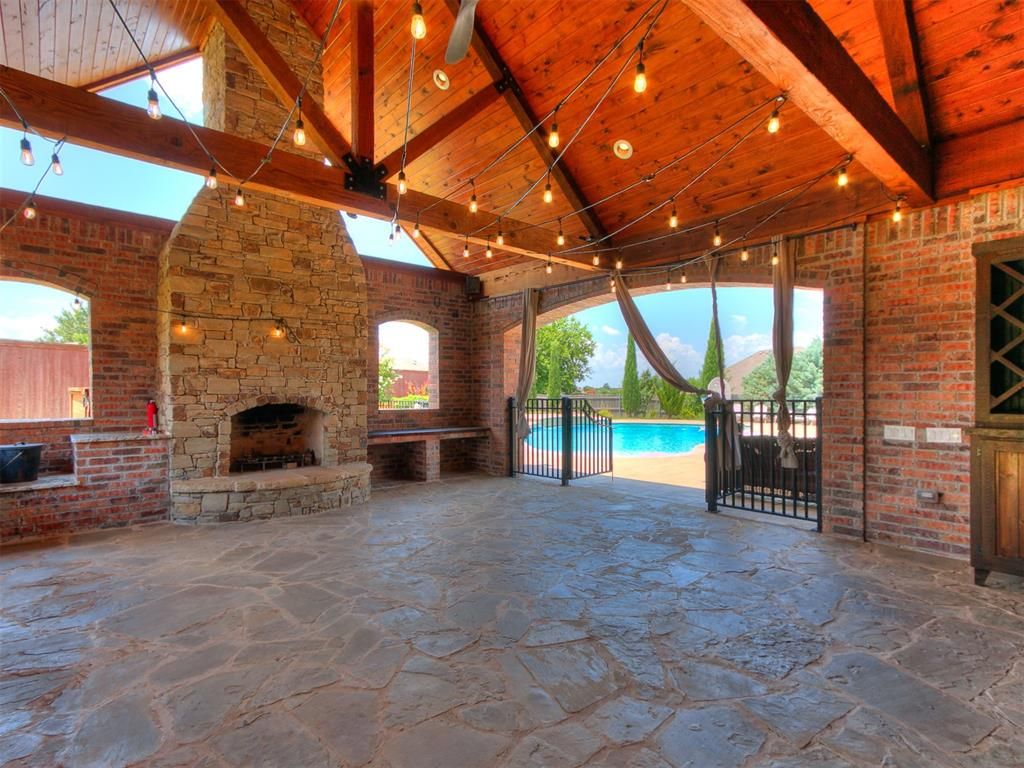 Image 1 of property listing at 14401 Yorkshire Lane, Oklahoma City, OK 73142