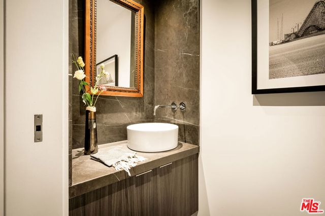 1347 Palms Boulevard, Venice, CA 90291