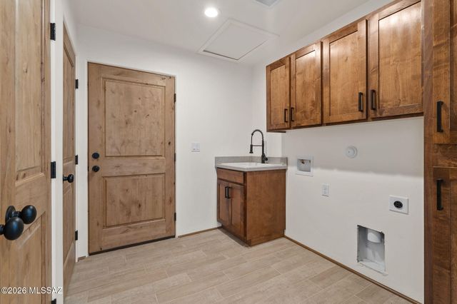 109 Red Mountain Court, Patagonia, AZ 85624