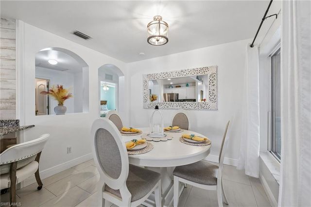 2907 NW 5th PL, Cape Coral, FL 33993