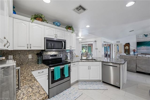 2907 NW 5th PL, Cape Coral, FL 33993
