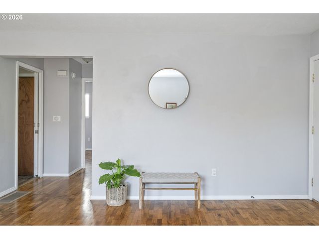 5227 Se 105TH Ave, Portland, OR 97266