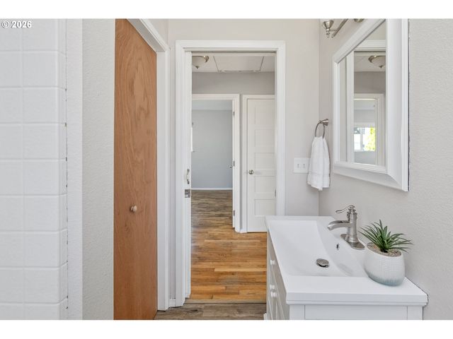 5227 Se 105TH Ave, Portland, OR 97266